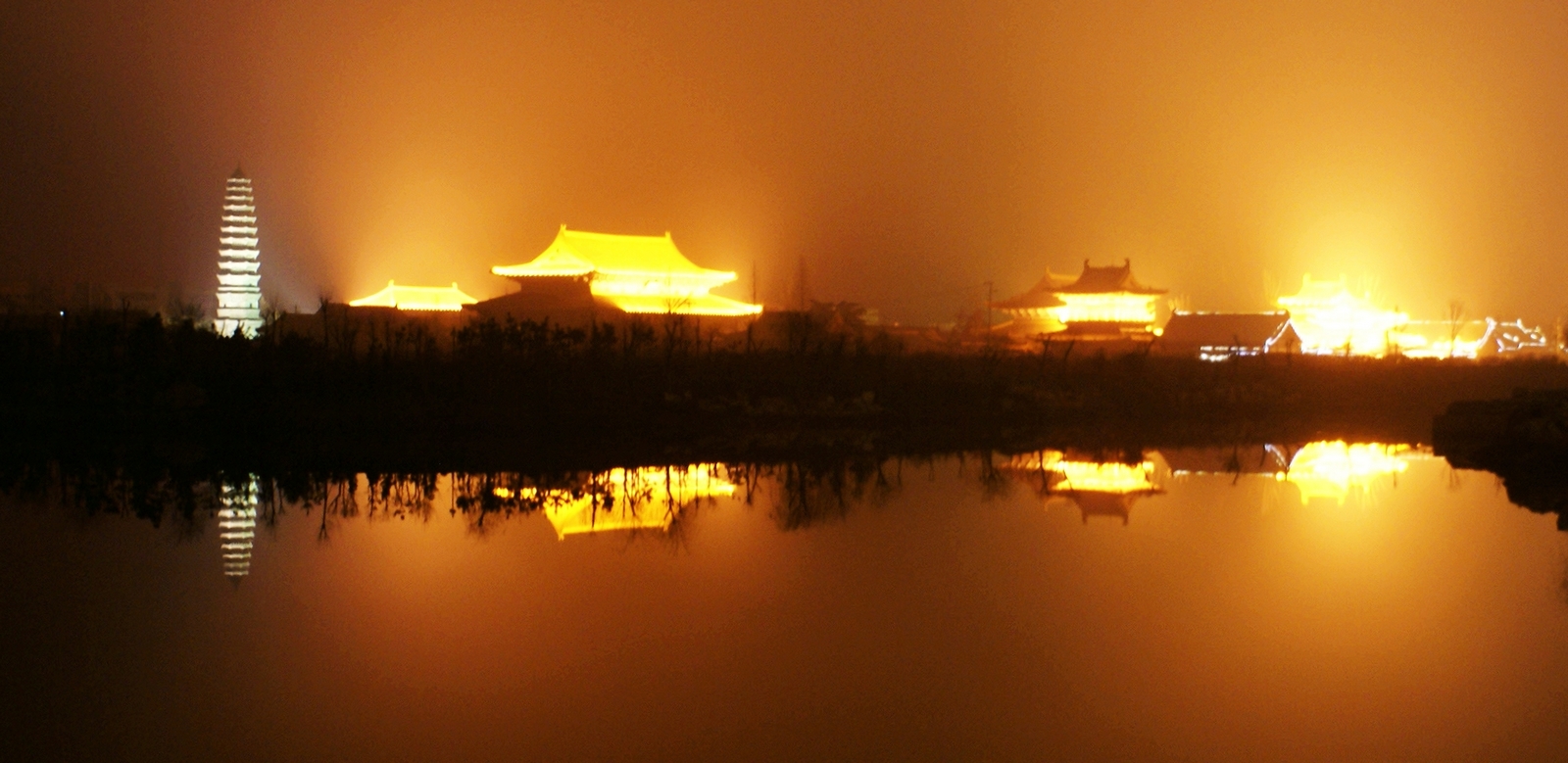 圣地夜色.JPG