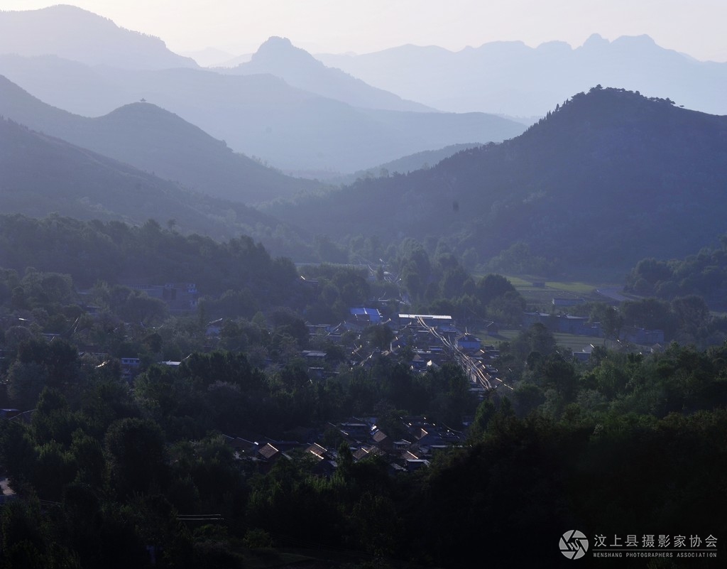 又见小山村.jpg