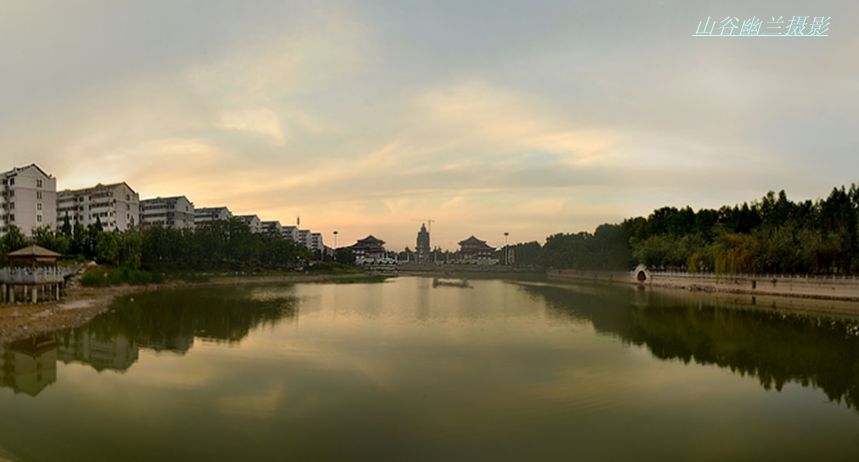 20、长乐湖晨曦中.jpg