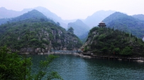 青山绿水共为邻